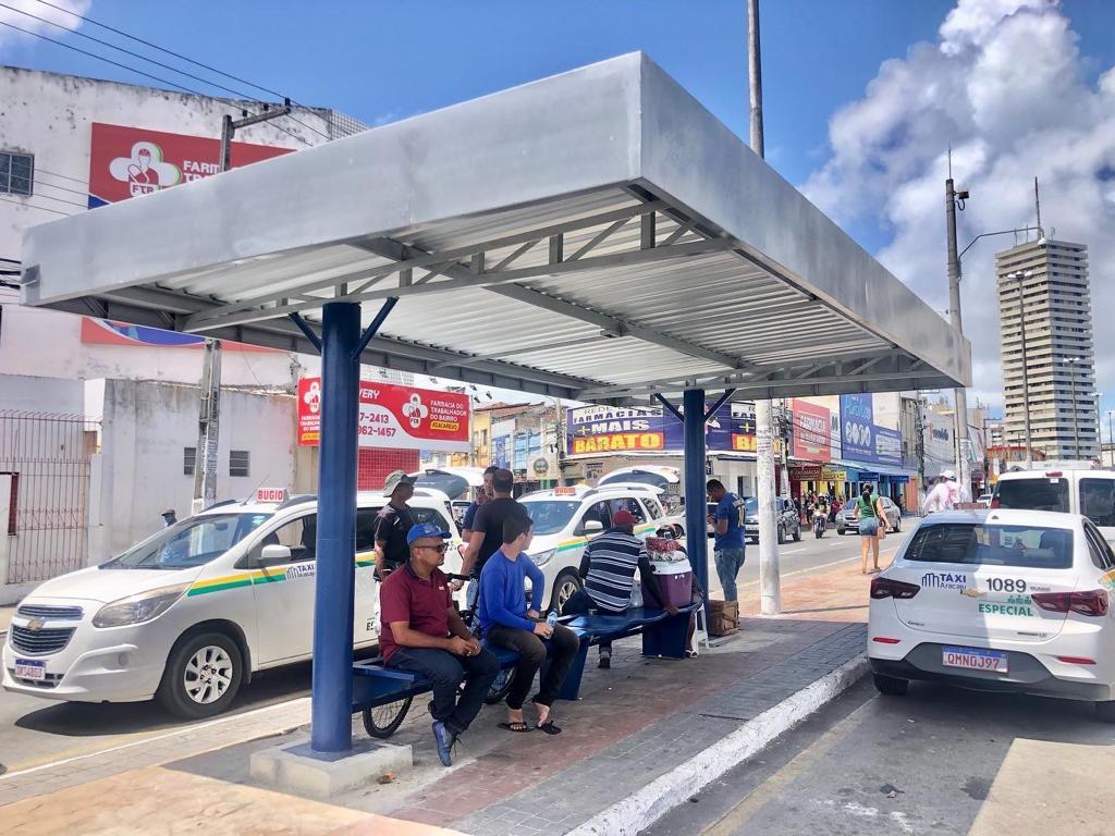 Prefeitura recupera pontos de parada de táxi lotação no Centro - SMTT Aracaju